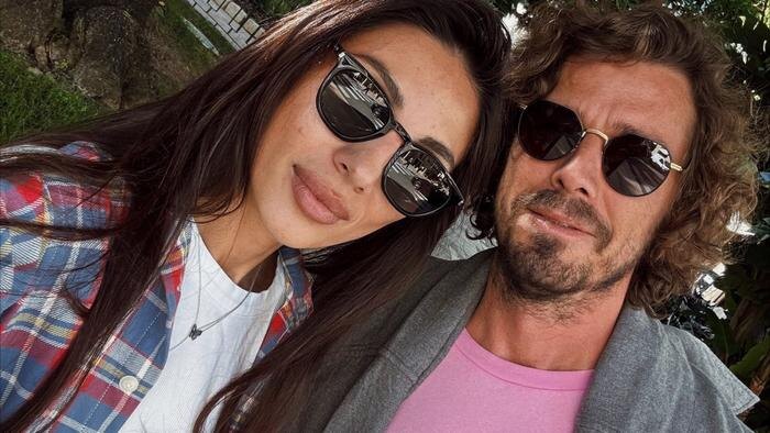 Марат Сафин с Маницей Хашба. Обложка © Instagram (признан экстремистской организацией и запрещён на территории Российской Федерации) / mani_ca