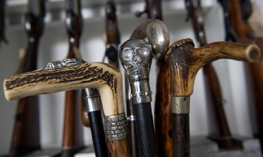 Трость с клинком: изысканный аксессуар с богатой историей