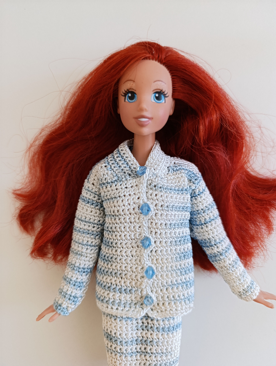 Девчушка неплохо сохранилась, в активной игре не была. И даже удалось найти ее оригинальный костюм.