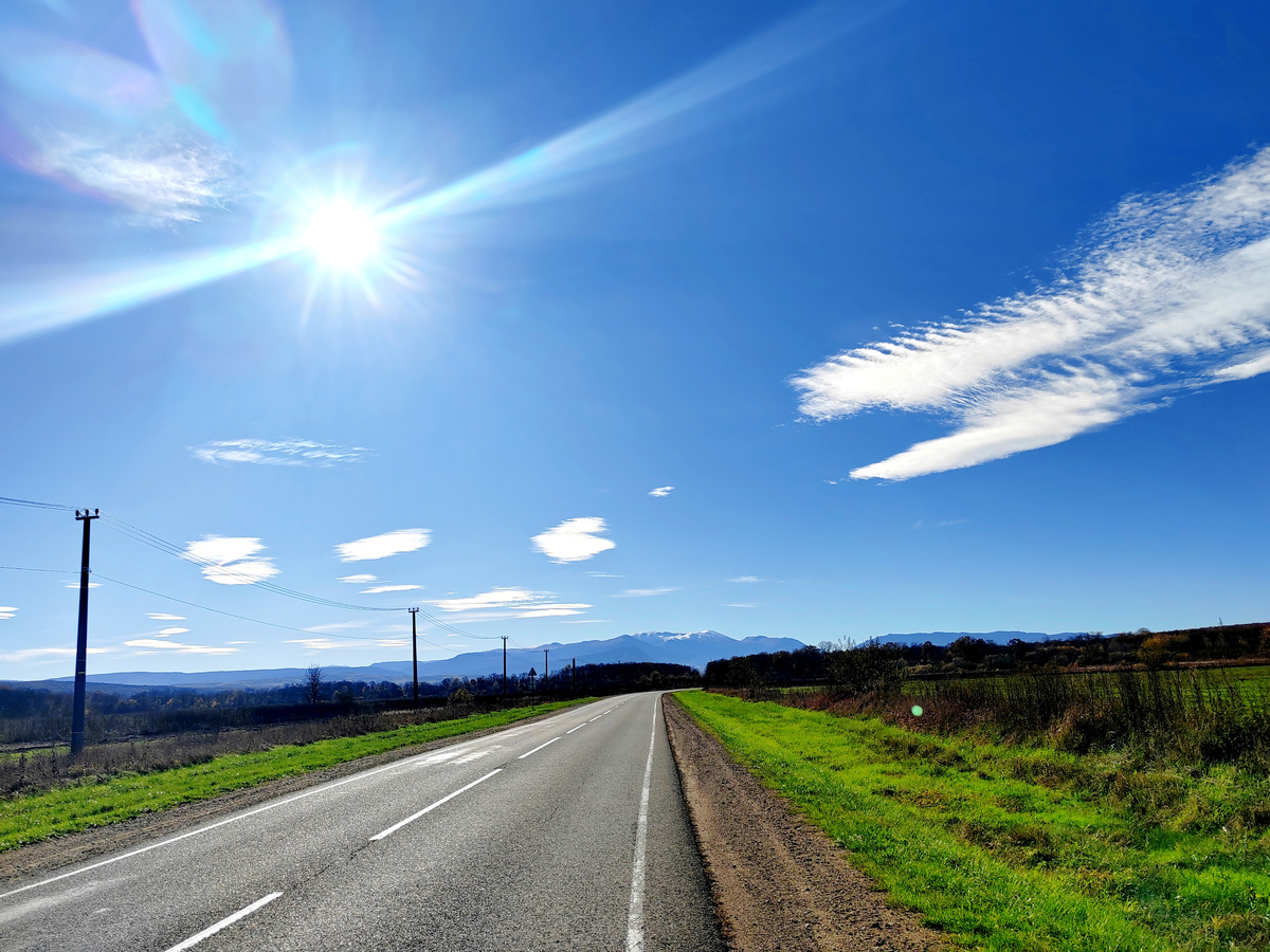 Вид на горный массив по пути в село Черниговское. Фото автора