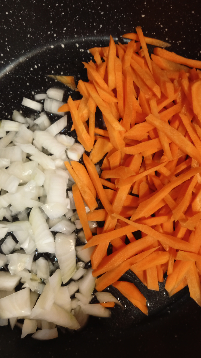 Лук , морковь. Фото автора.