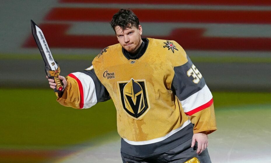    Вратарь Илья Самсонов признан первой звездой матча «Вегас» - «Тампа». Фото: REUTERS