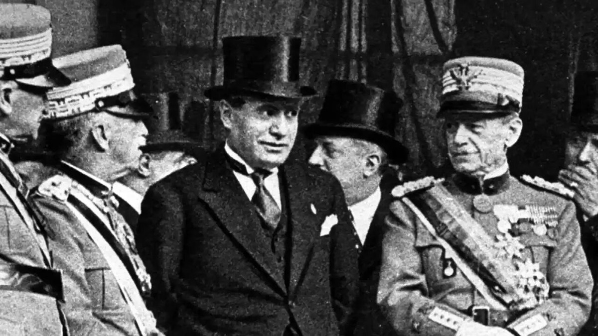 Муссолини и король Италии