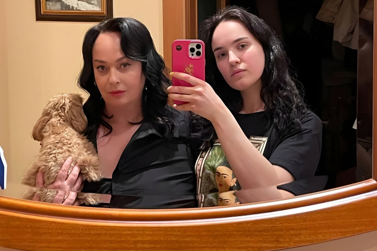 Лариса Гузеева с дочерью Ольгой Бухаровой. Фото: соцсети.