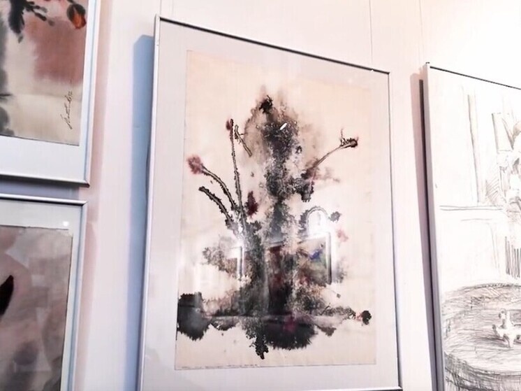     Картина, которую художник создал во время уборки Фото: скриншот из видео на странице правительства Калининградской области «Вконтакте».