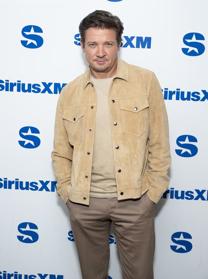 Джереми Реннер