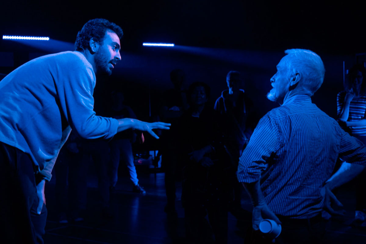 Процесс происходит в фоновом режиме до построения первого логического аргумента