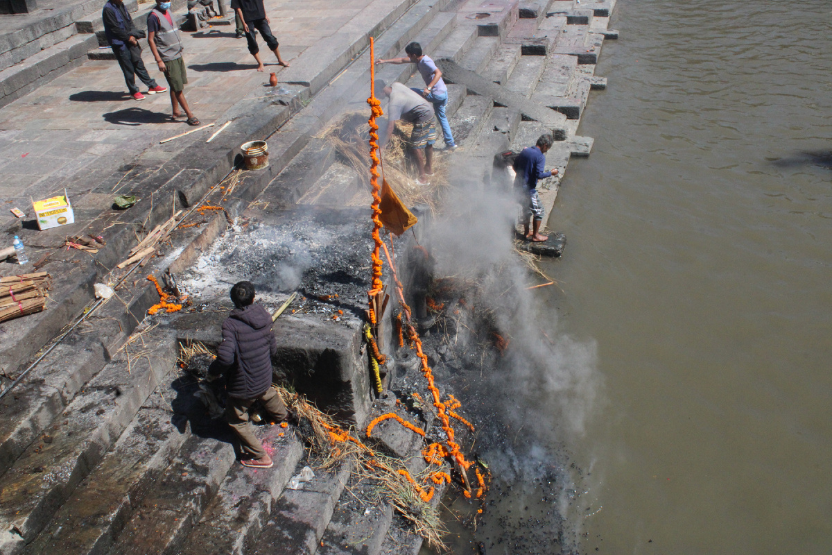 А вот так и расстается!