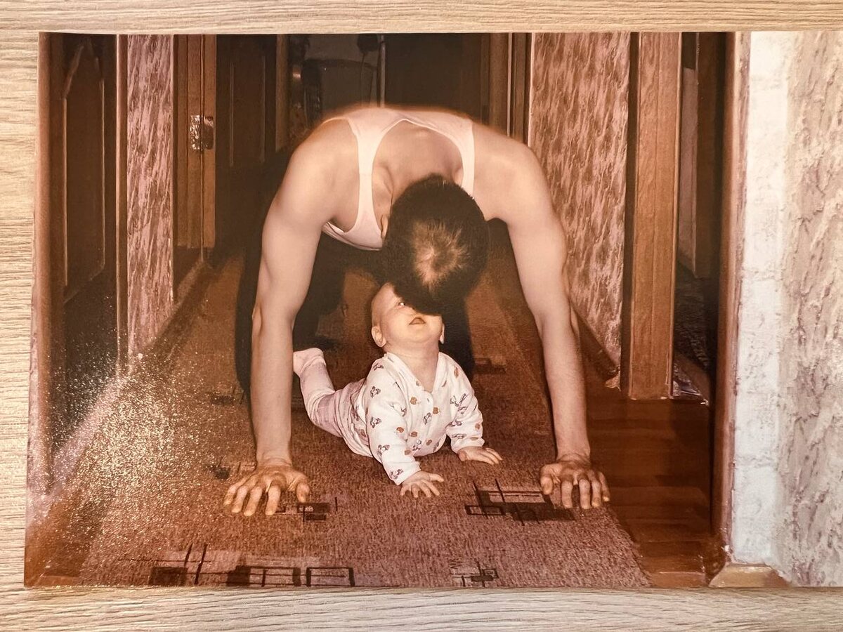 Пап играл с ней, когда дочь была малышкой. Лишь позже он стал просто невыносимым.