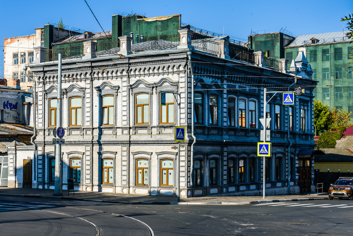 Красноармейская, 13 / Фрунзе, 136