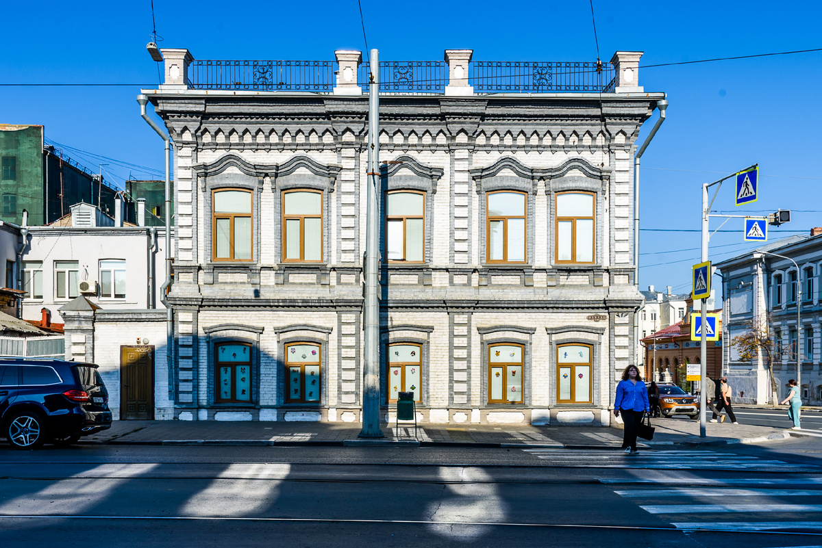 Красноармейская, 13 / Фрунзе, 136