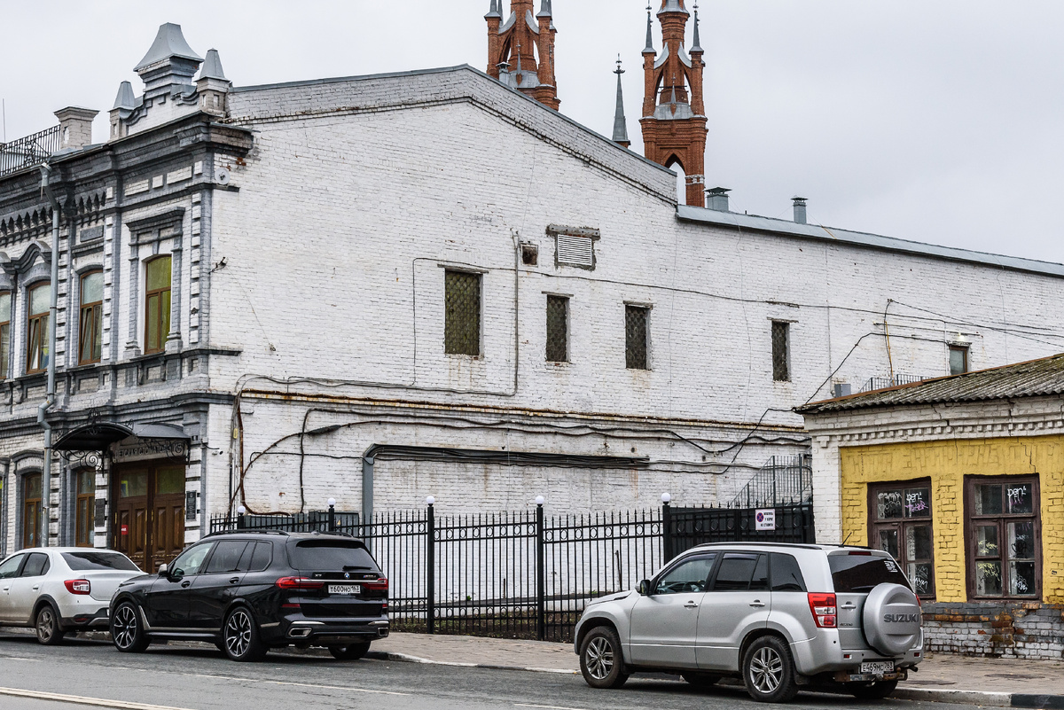 Красноармейская, 13 / Фрунзе, 136