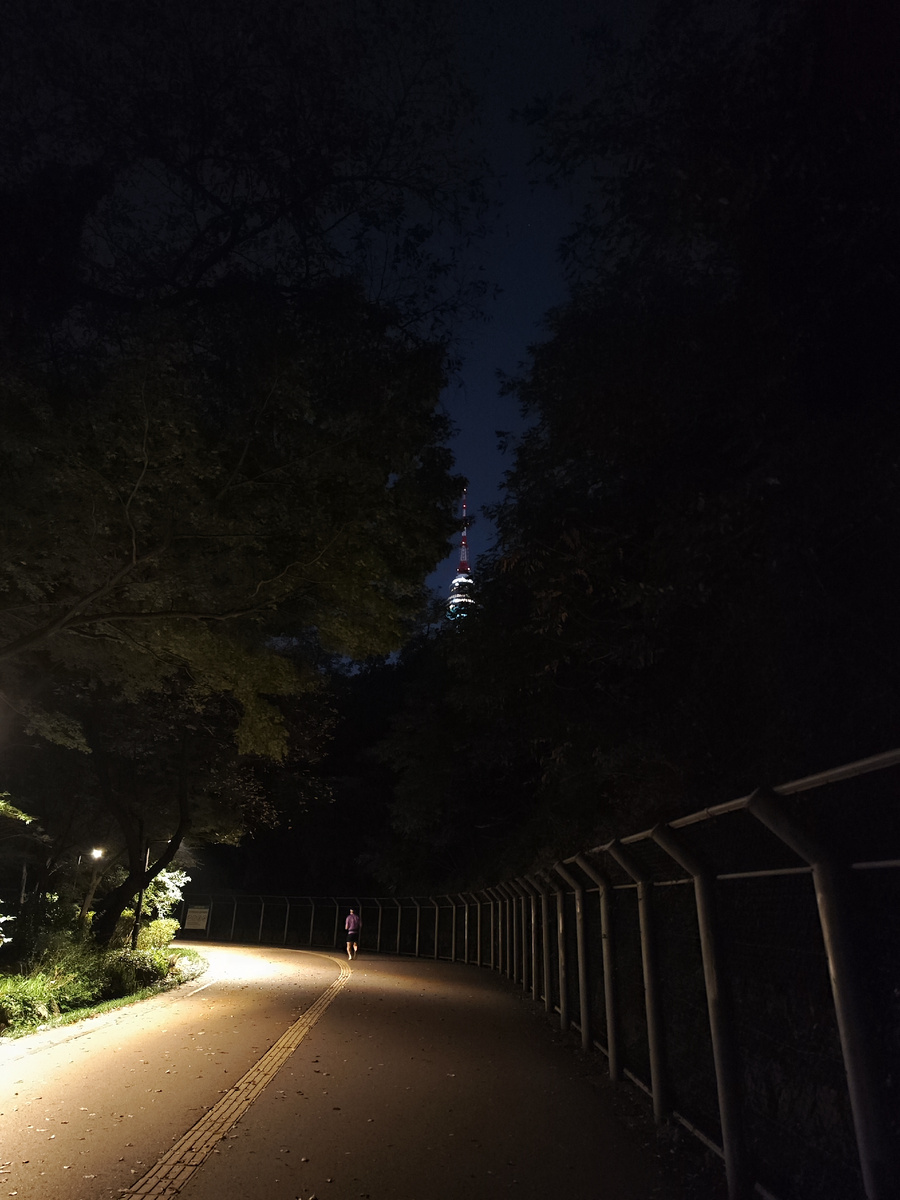 Бегущий человек. Все фотографии в статье - автора канала.