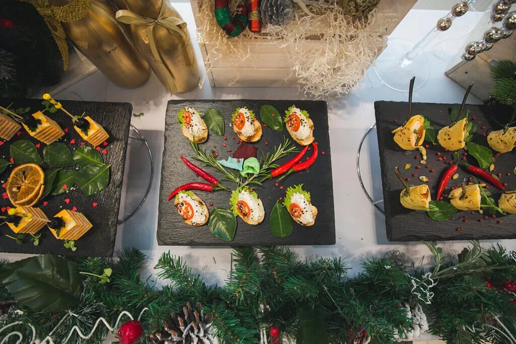 Фуршетное меню с доставкой на Новый год - shop.m-catering.ru
