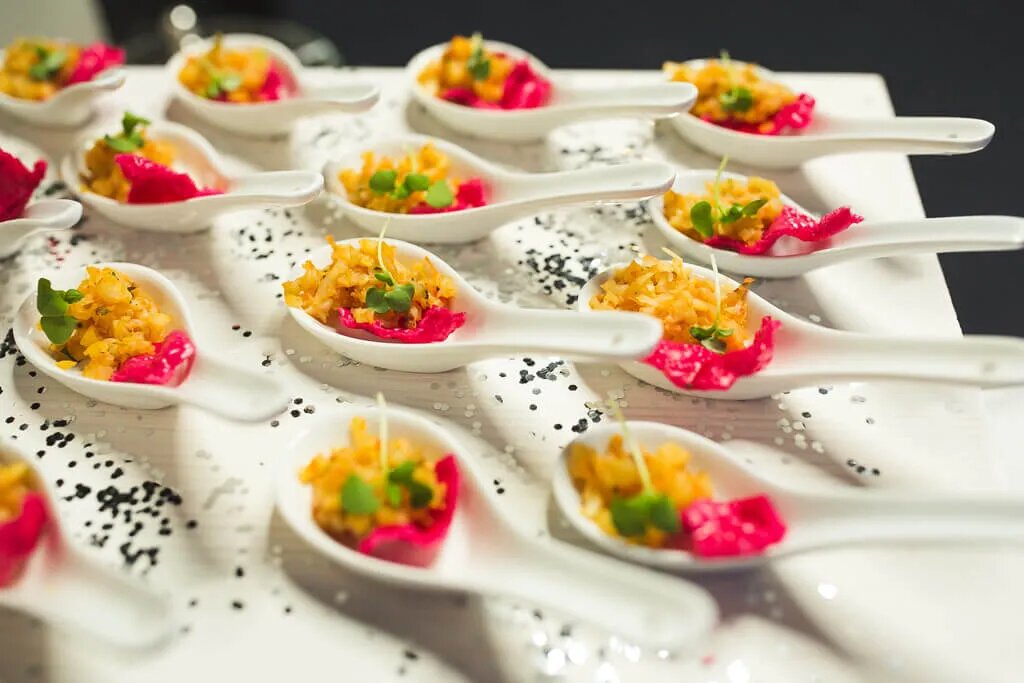 Фуршетные блюда и закуски на Новый год - shop.m-catering.ru