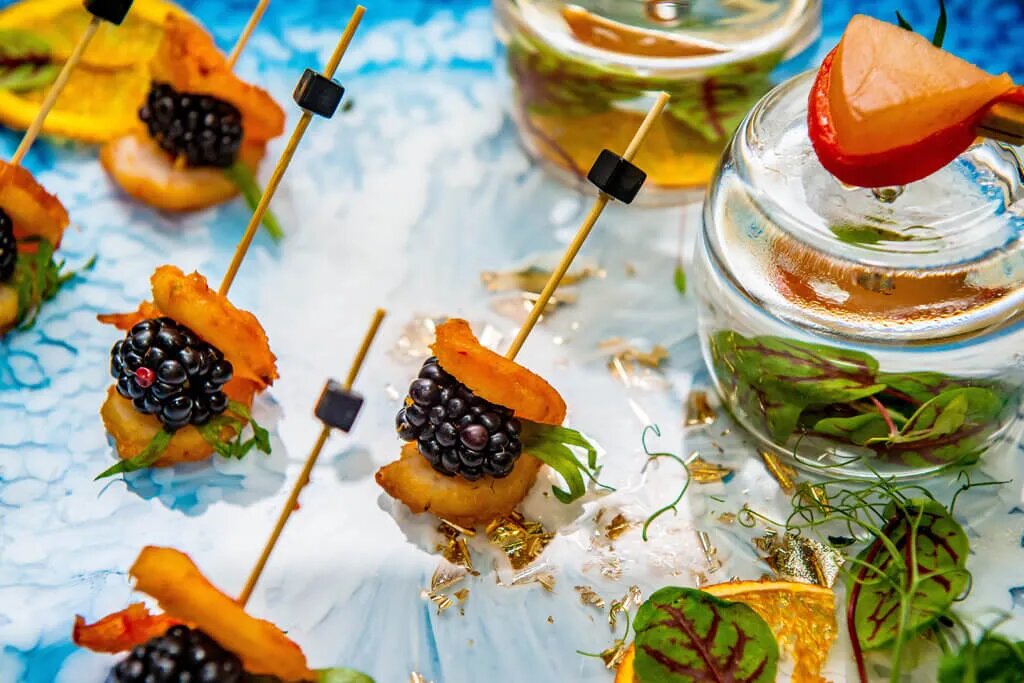 Фуршетные блюда и закуски на Новый год - shop.m-catering.ru