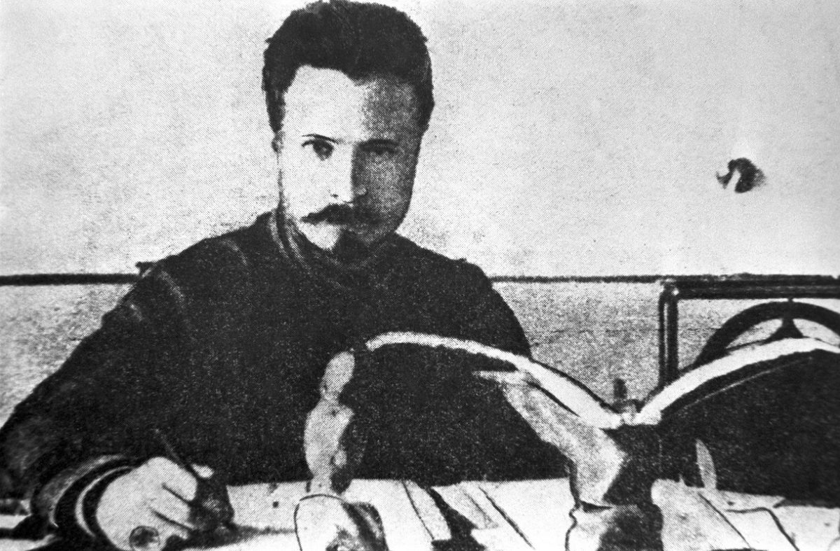    Жизнь Михаила Фрунзе оборвалась очень рано