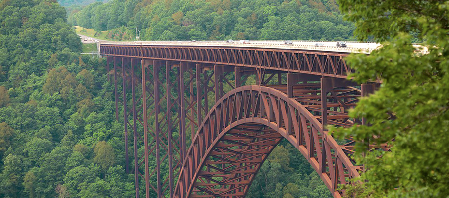 Нью-Ривер-Гордж (мост). https://conservatorium.su/wp-content/uploads/2019/02/%D0%9C%D0%BE%D1%81%D1%82-New-River-Gorge-%D0%A1%D0%A8%D0%90.jpg