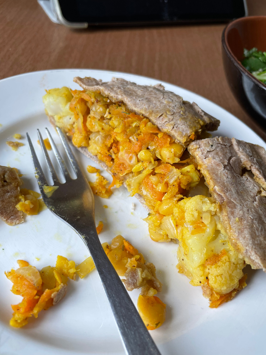 Пирог с нутом и капустой