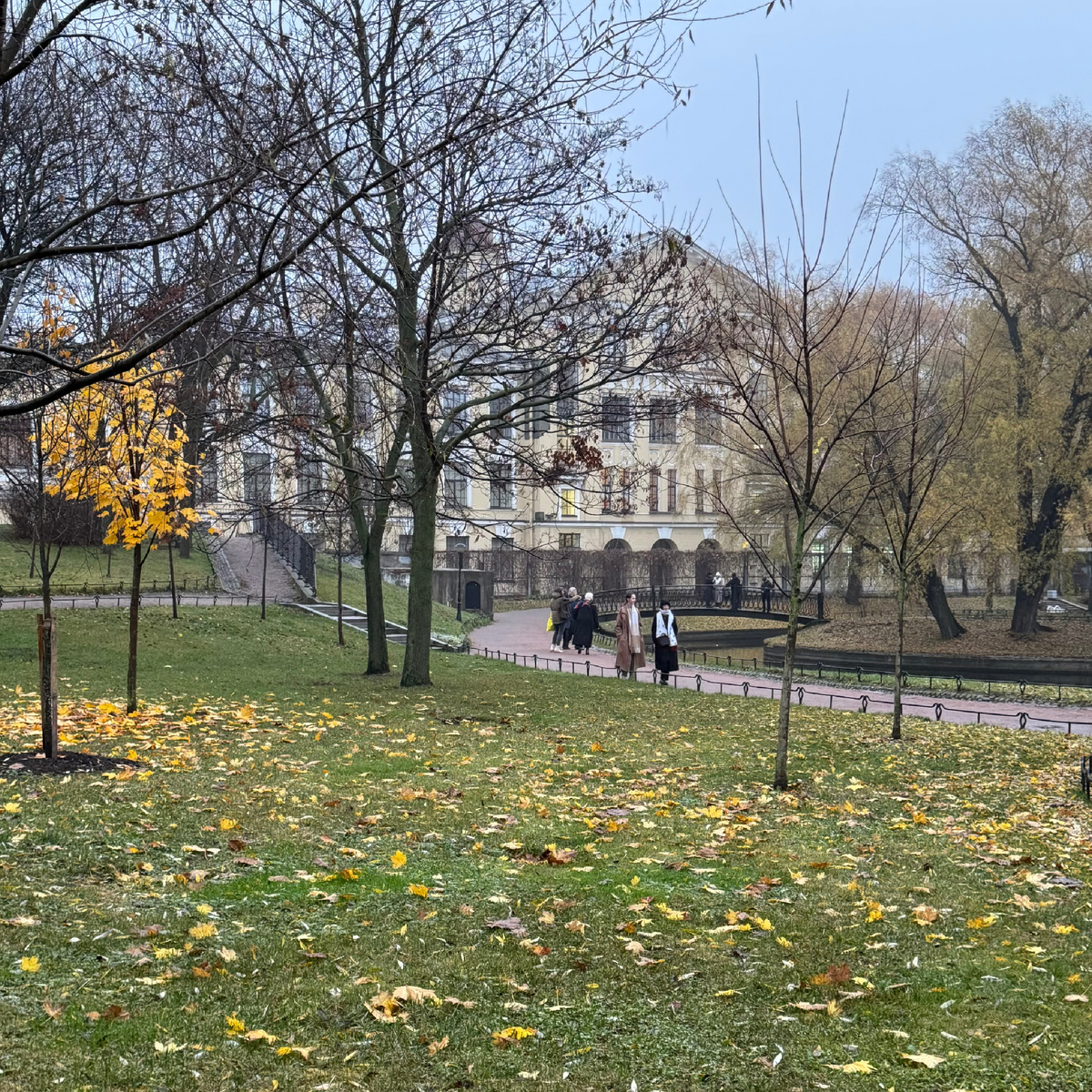 Юсуповский сад на пути 