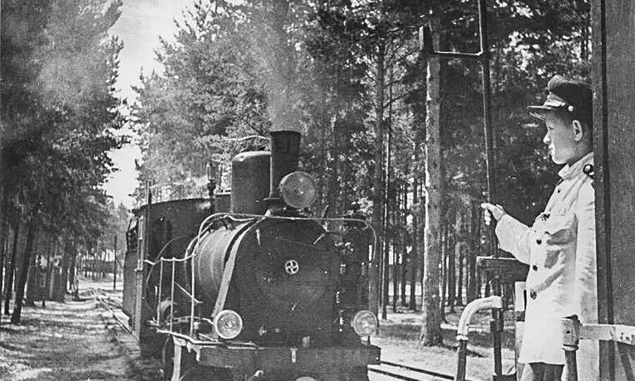 История одного слёта: как школьники построили свою железную дорогу.