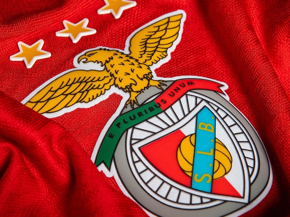    Эмблема португальской "Бенфики"© ВК-аккаунт Лиги чемпионов УЕФА