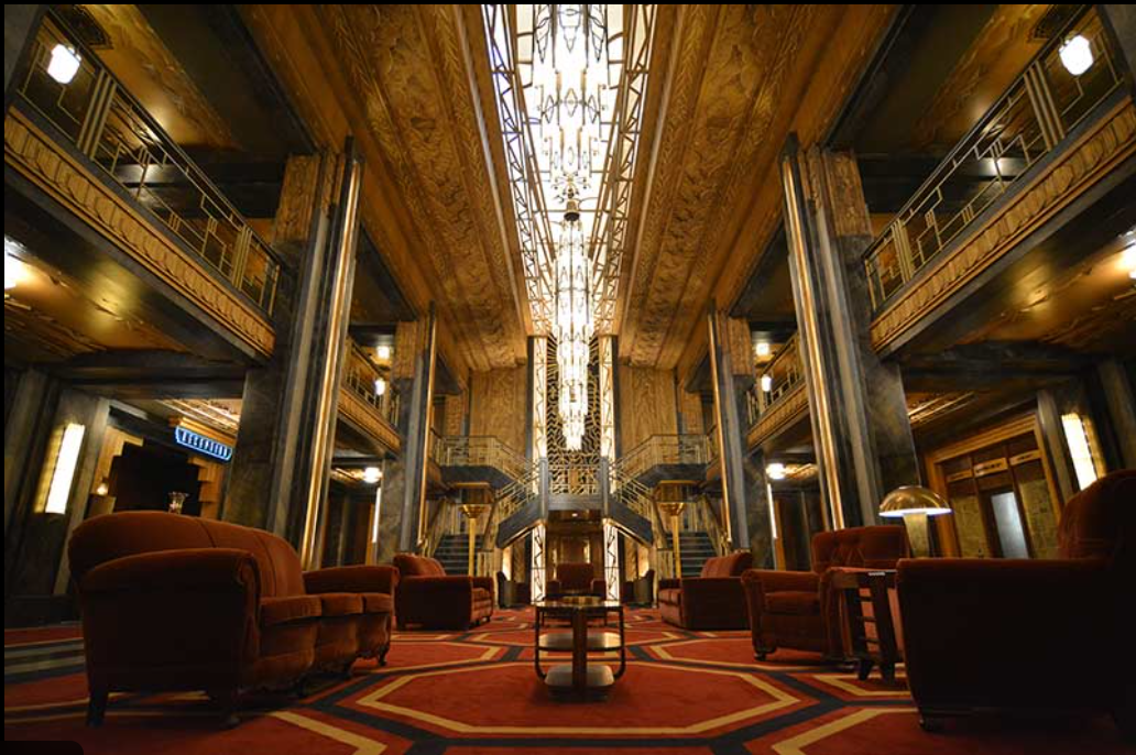Лобби отеля «Кортез»: латунь, хром и симметрия, которая не отпускает.