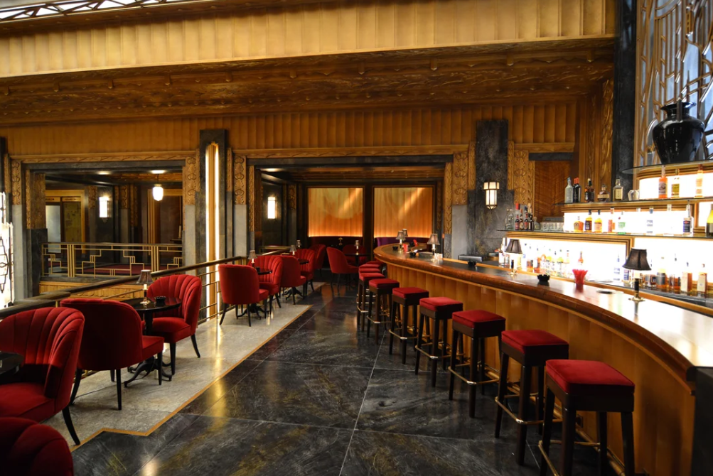 American Horror Story: Hotel. Lobby Bar, stage set.