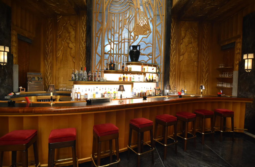 American Horror Story: Hotel. Lobby Bar, stage set.