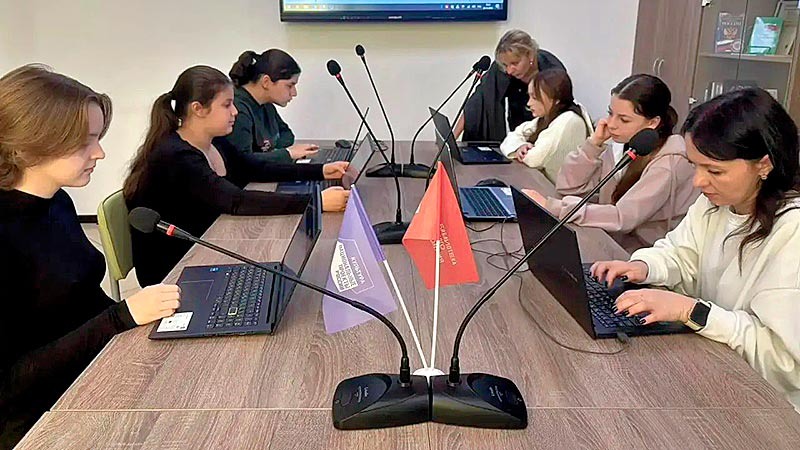    Курганинские восьмиклассники проверили свои знания на Большом этнографическом диктанте