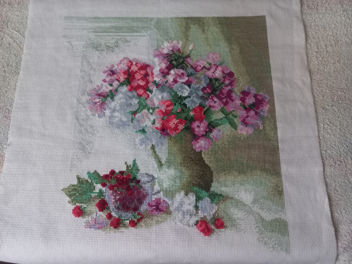 Готовая (без бэкстича) работа на набору фирмы Панна Ц-1184 "Флоксы", 5 октября 2025 года