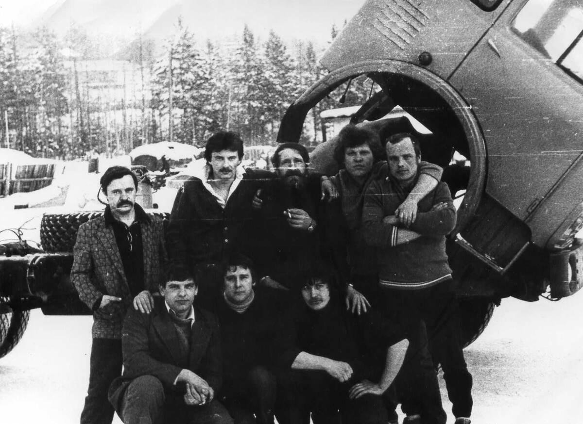 Фото автора. 80 годы двадцатого века. Славный город Усть-Кут. Водители БелАЗ.