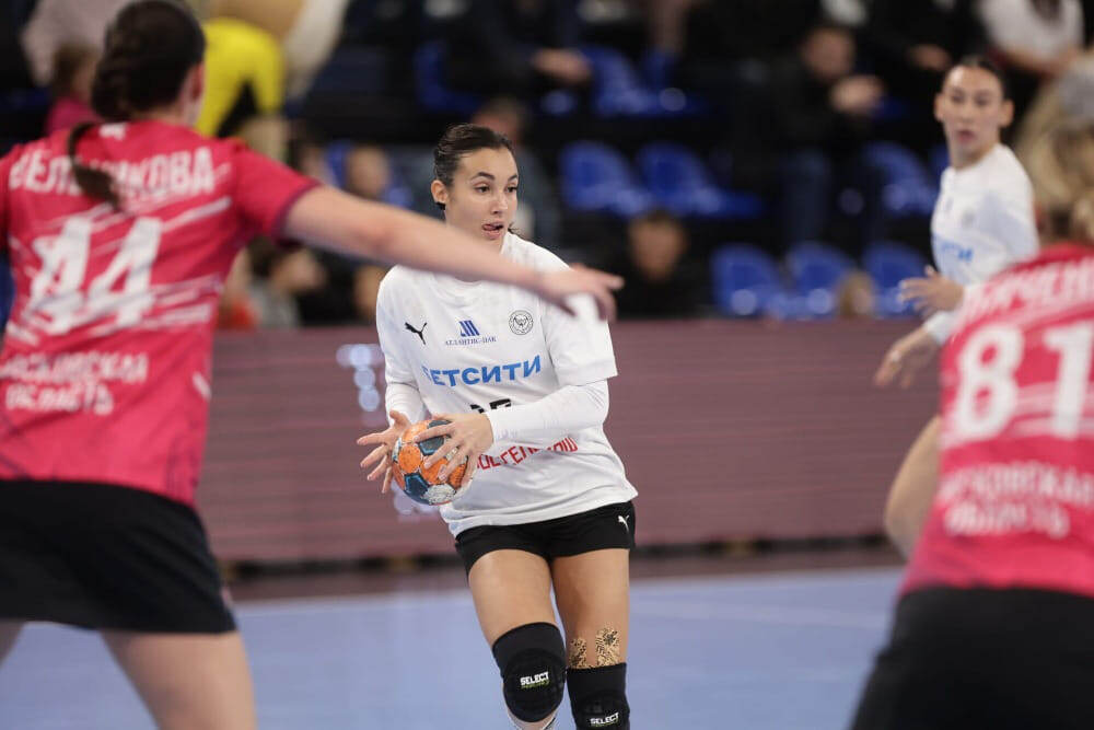    Анна Шапошникова осталась без голов