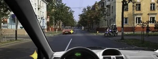 Нерегулируемый перекрёсток - светофора нет.