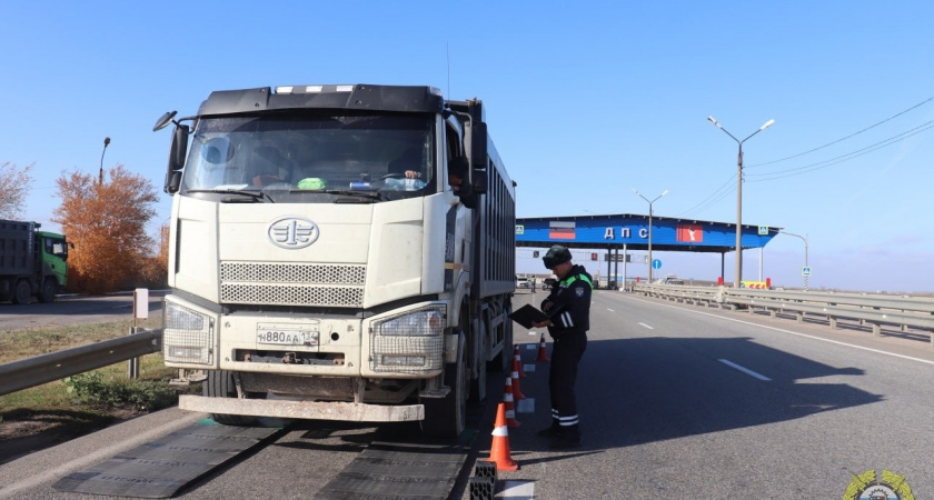    В Волгоградской области на трассах ежедневно проверяют большегрузы