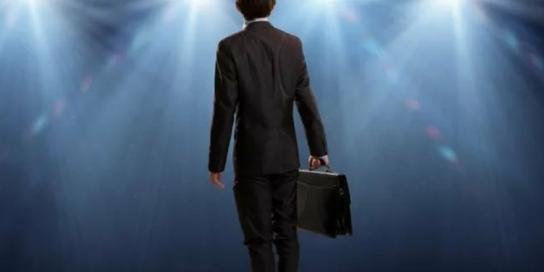 Спектакль окончен.