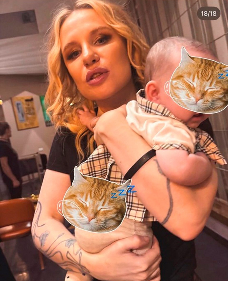    Валерия Гай-Германика с внучкой социальные сети