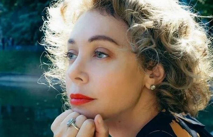 Всю жизнь врала.