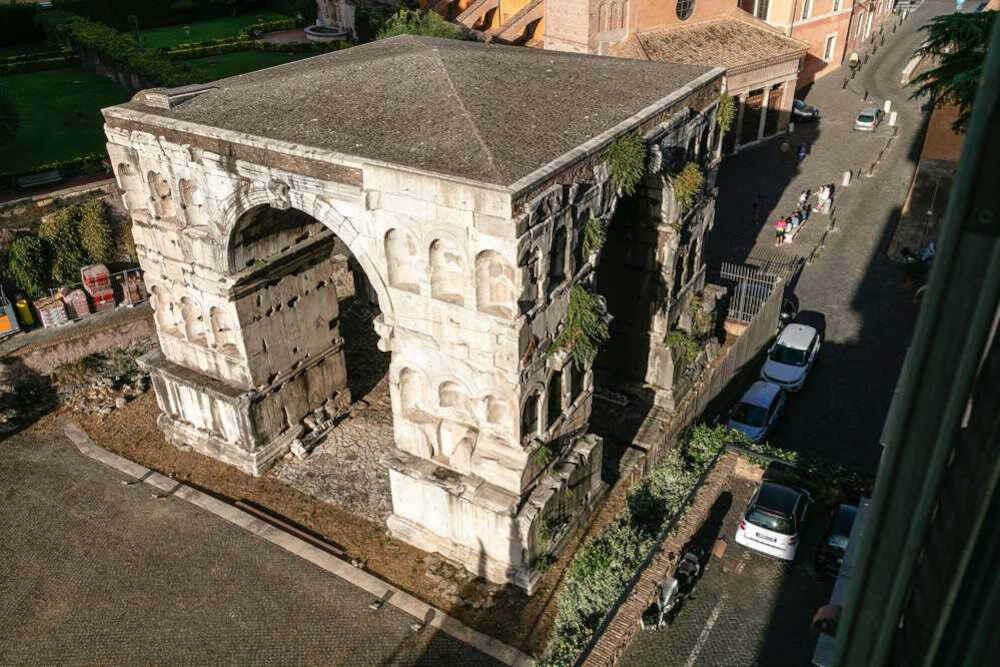 Арка Януса в Риме. Фото: © Fabio Caricchia