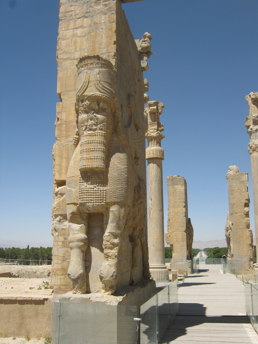 Сфинкс и пологая лестница