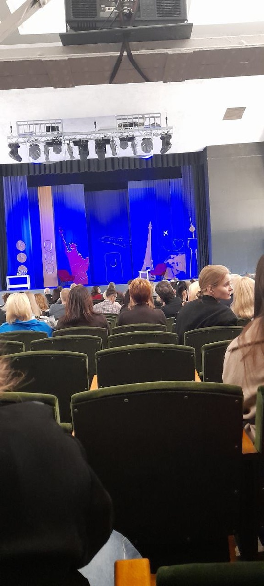 зал маленький 