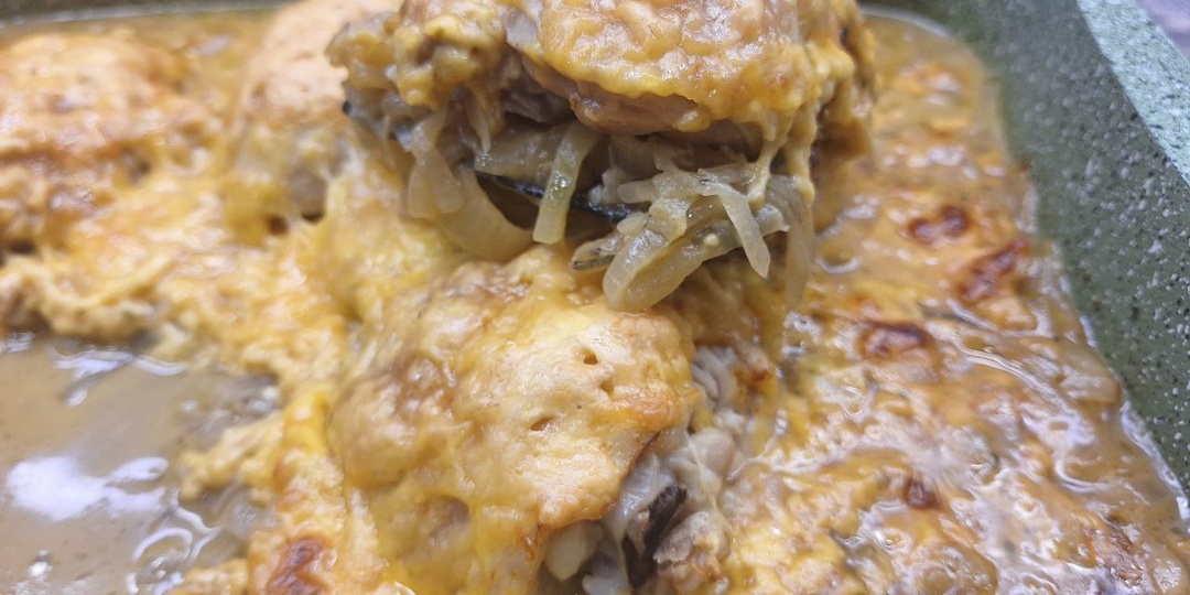 Куриные бёдра в луково-горчичном соусе — ароматное и сочное блюдо для всей семьи