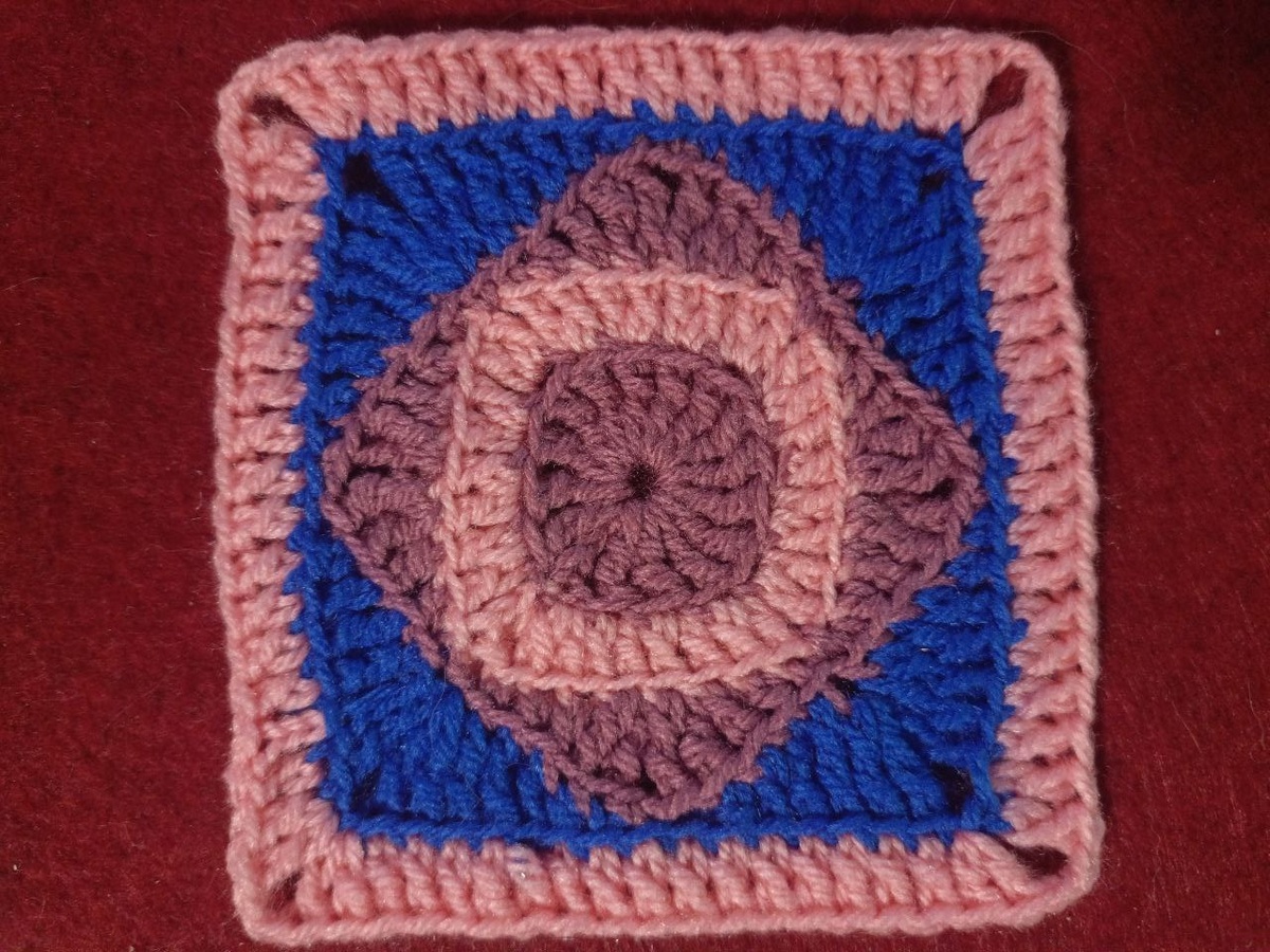 Тот же квадрат.