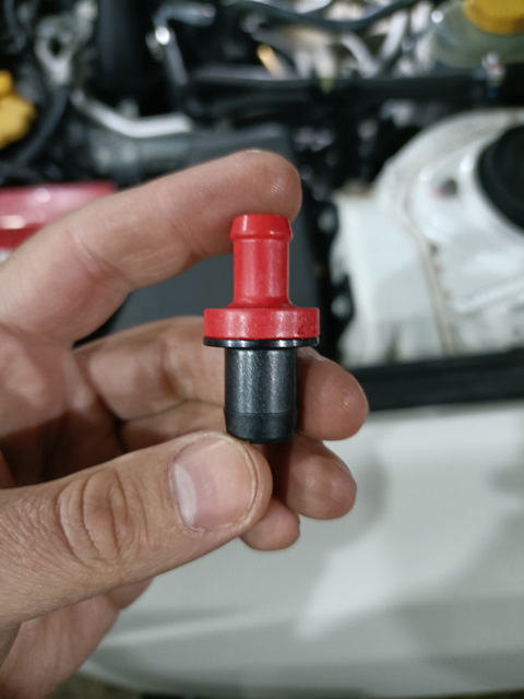 Клапан вентиляции картерных газов 