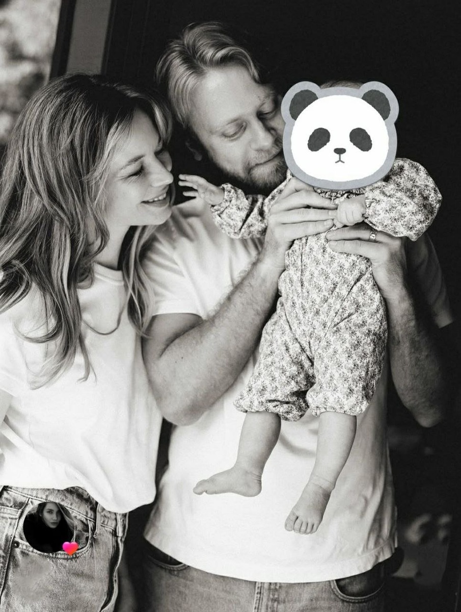    Илья Стюарт и Светлана Устинова с дочерью