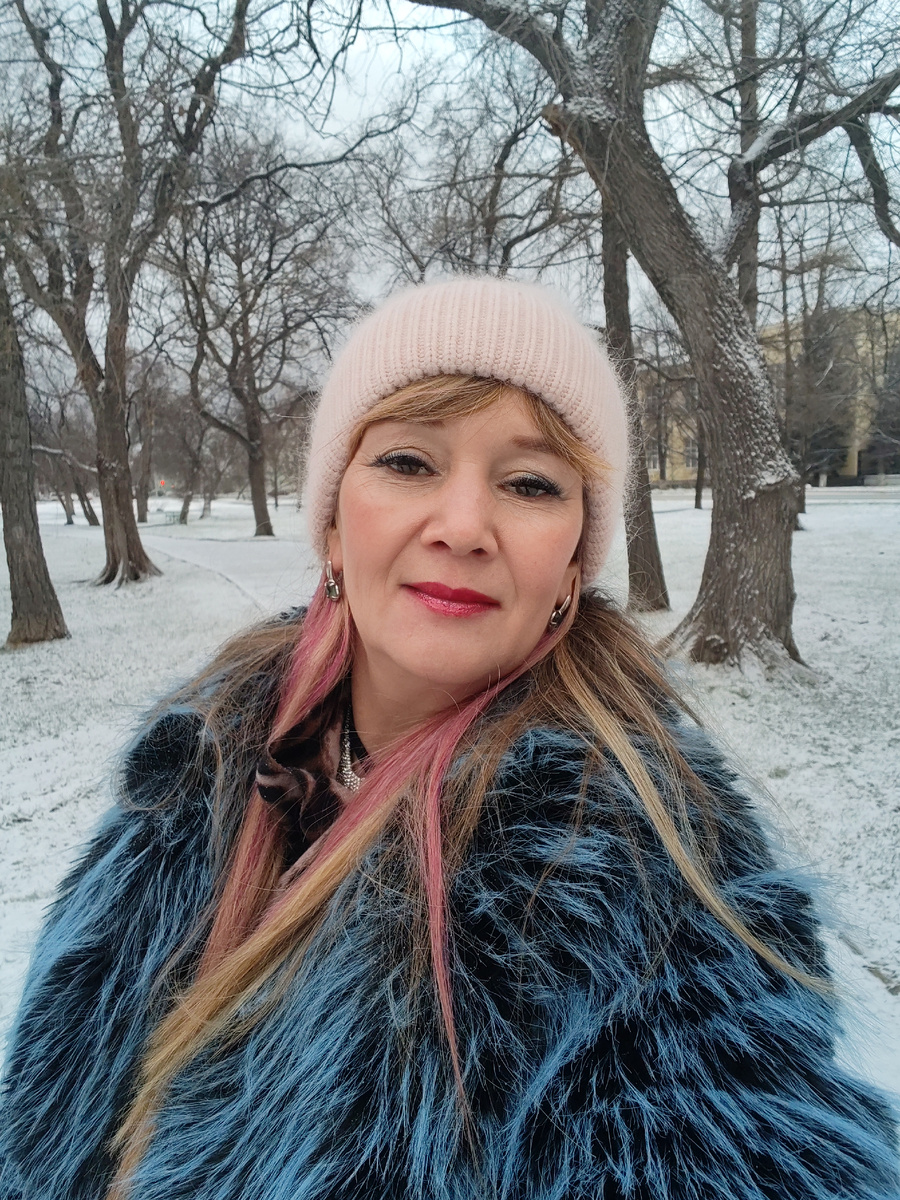 Про нашу жизнь. Фото из личного архива. По пути в Драмтеатр