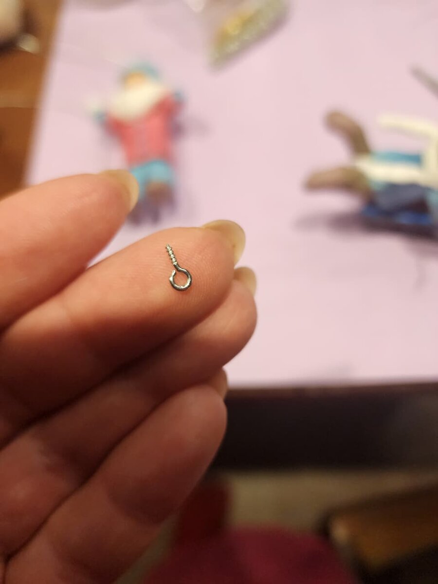 Крючки-невидимки размером 8х4 мм))