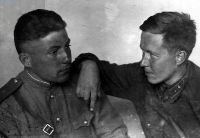 Виткевич и Солженицын (лейтенант артиллерии) на фронте, 1943 г.. Изображение из открытых источников
