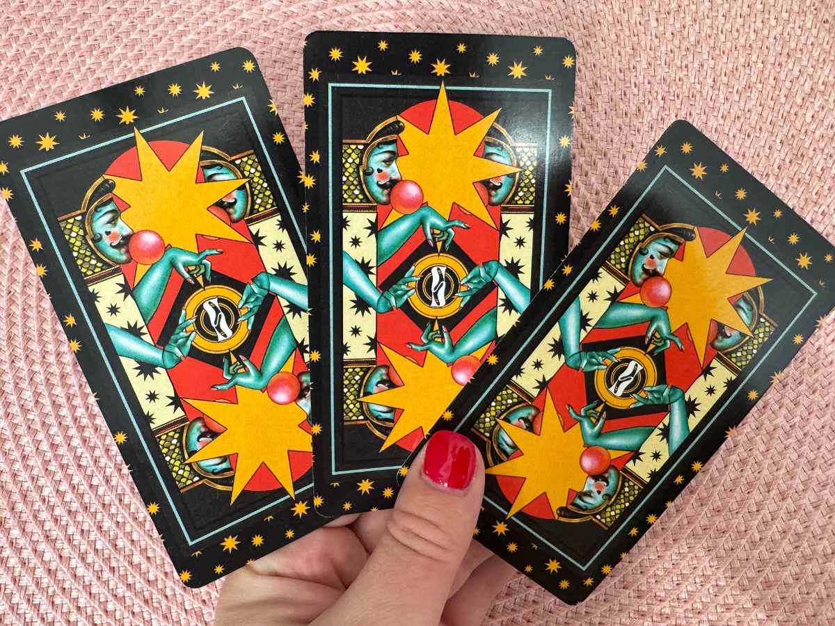 Таролог Маша Эвэнс