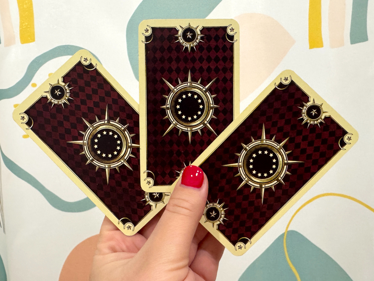 Таролог Маша Эвэнс